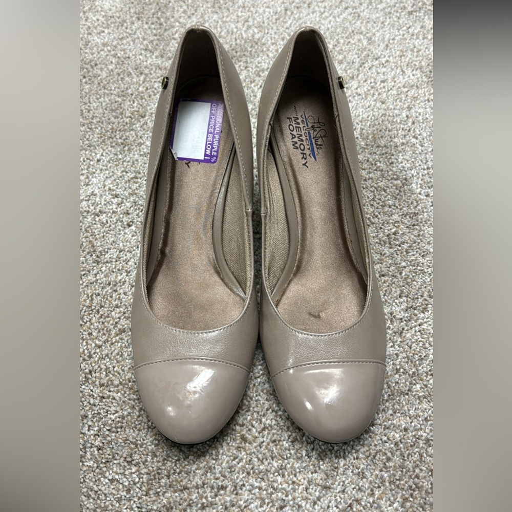 Lifestride tan heels soft heel